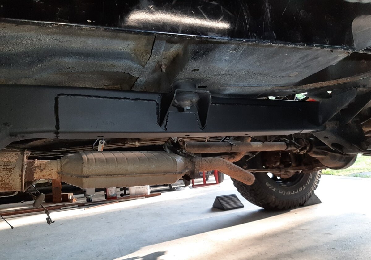 Transmission skid plate is about to fall out: Is this safe to drive? | Jeep  Wrangler YJ Forum