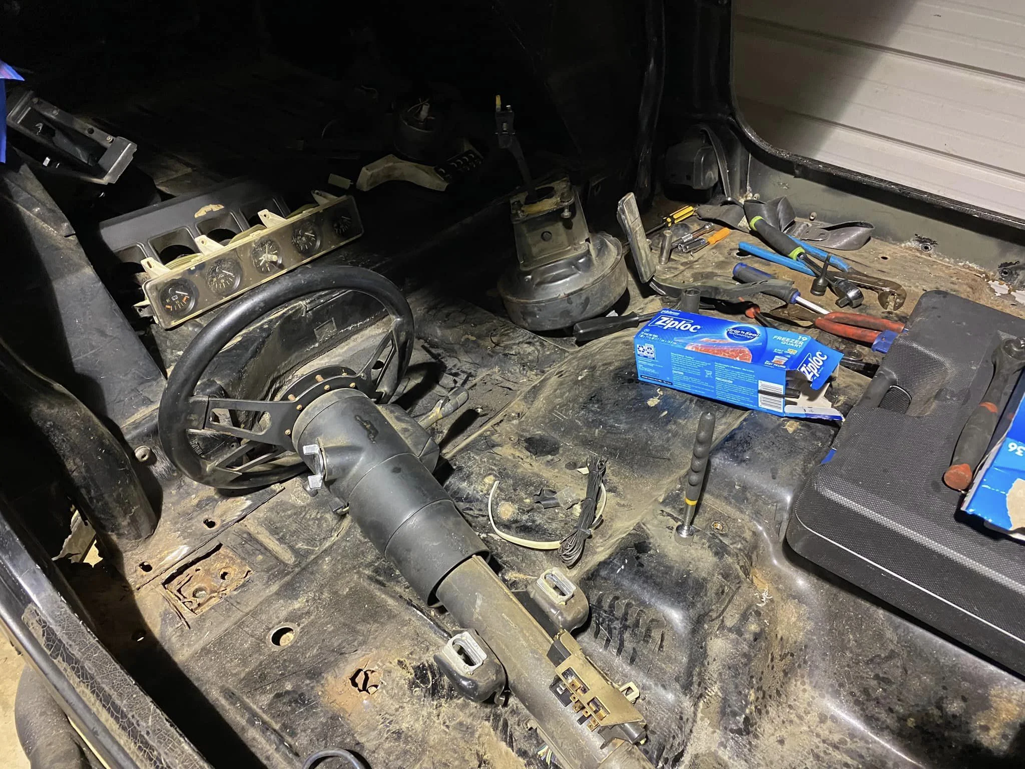 87JeepYJFloor.jpg