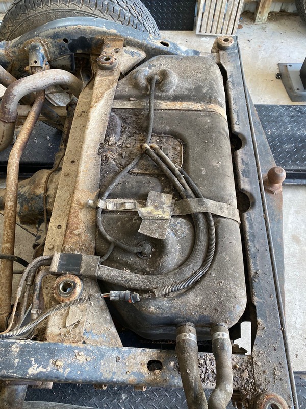 92-jeep-gas-tank.jpg
