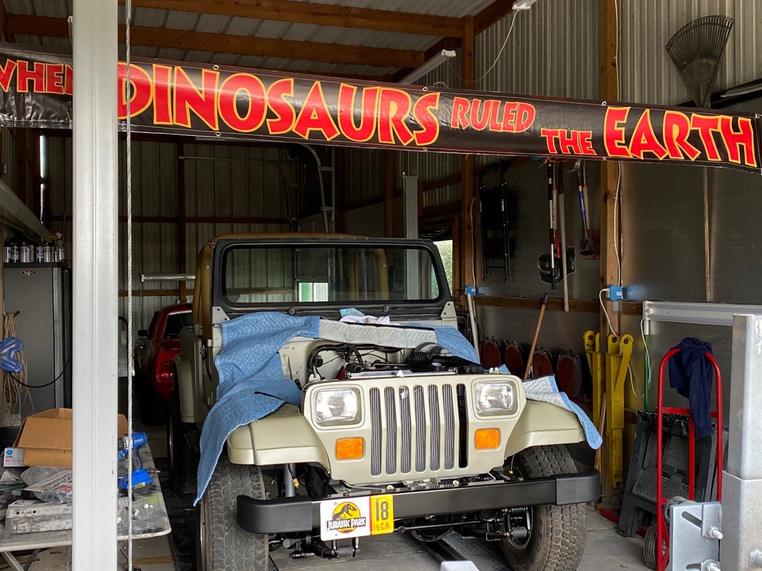 92-jurassic-jeep.jpg