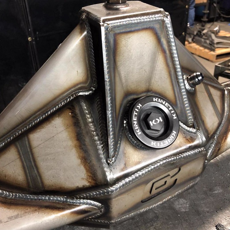 Camburg Rear Trophy Truck Axle Vent AN Fitting Detail .jpeg