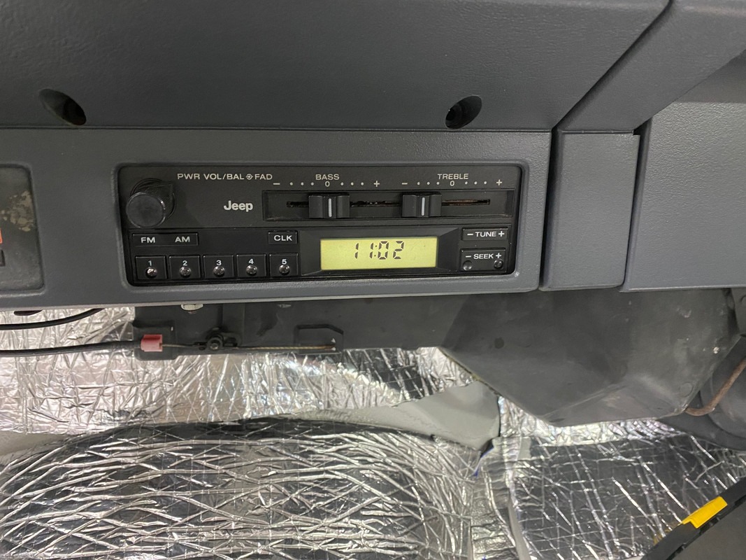 jeep-radio1.jpg