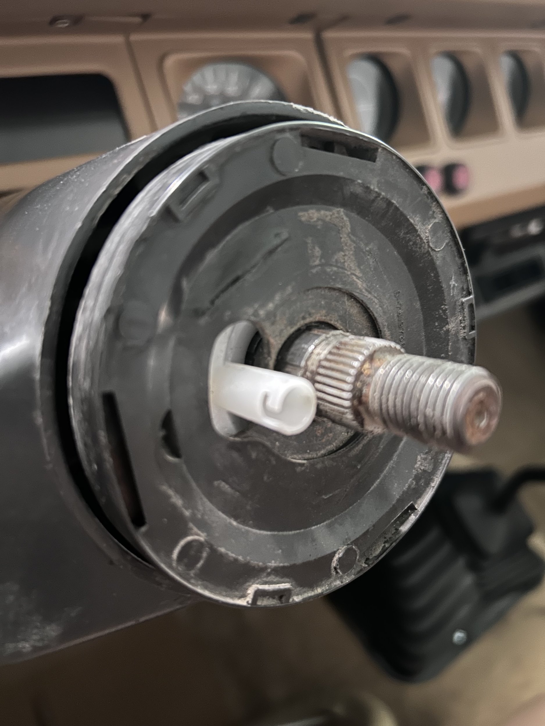 Steering Column with contact and plate.jpeg