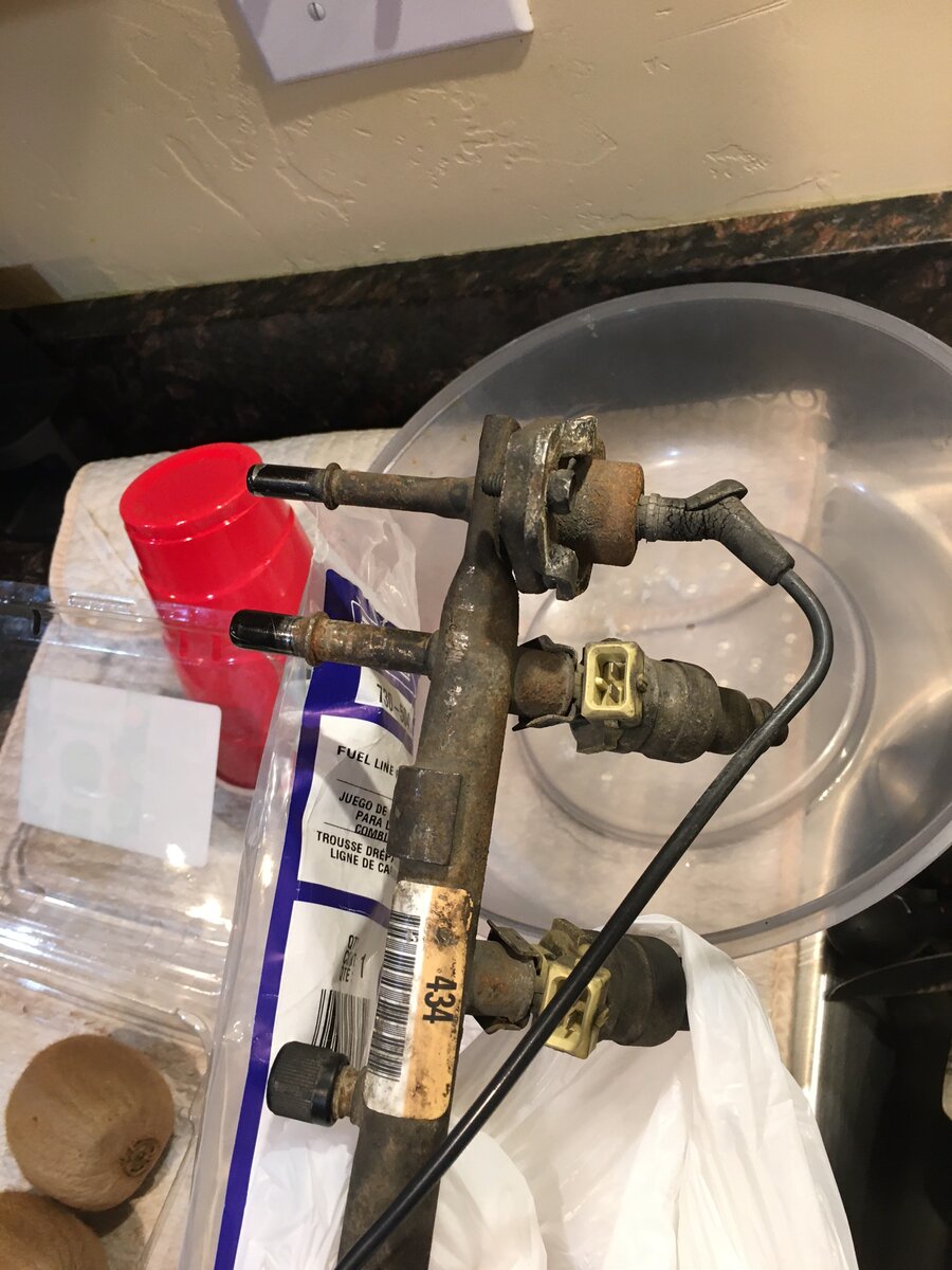 Vacuum unit end of injector rail.JPG