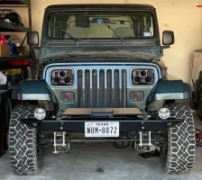 jeep%20garage%20clear%20headlights%20smoked%20parks.webp